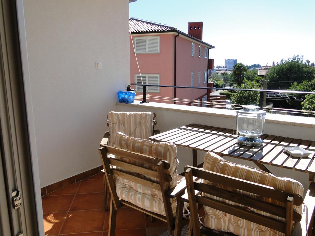 Apartma Ester *